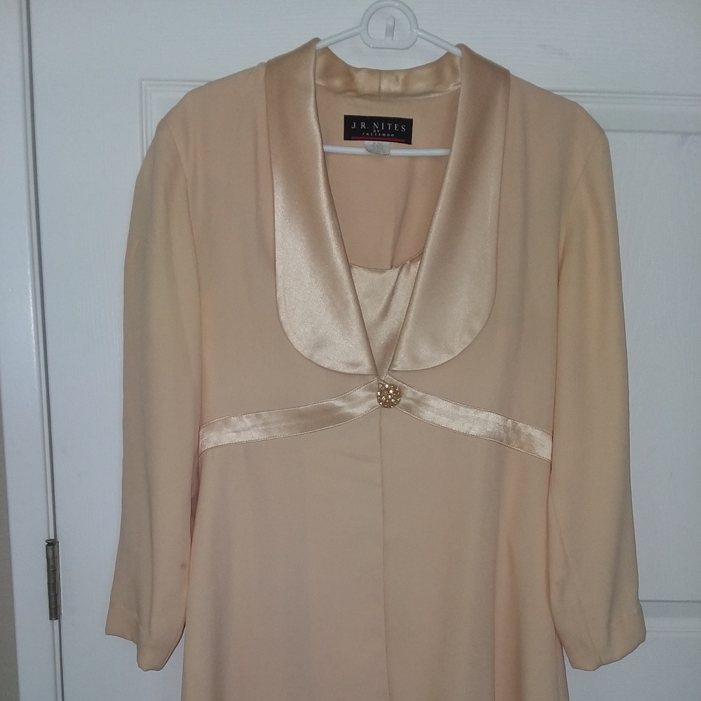 2 PIECE LONG SLEEVE BEIGE DRESS
